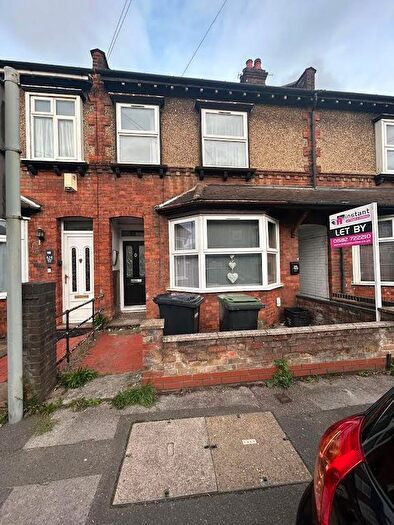 2 Bedroom Flat To Rent In Hitchin Road, Luton, LU2