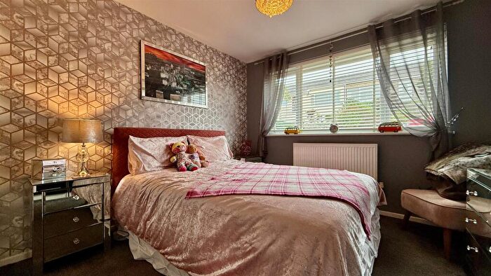 3 Bedroom Bungalow For Sale In Bro Enddwyn, Dyffryn Ardudwy, LL44