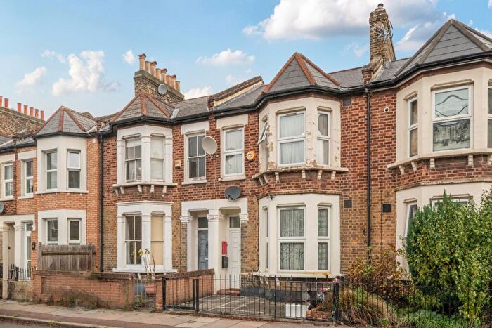 1 Bedroom Apartment For Sale In Gosterwood Street, London, SE8