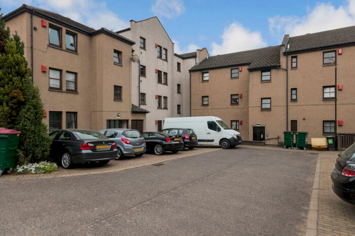 2 Bedroom Flat To Rent In Weavers Loan, Dundee, DD3