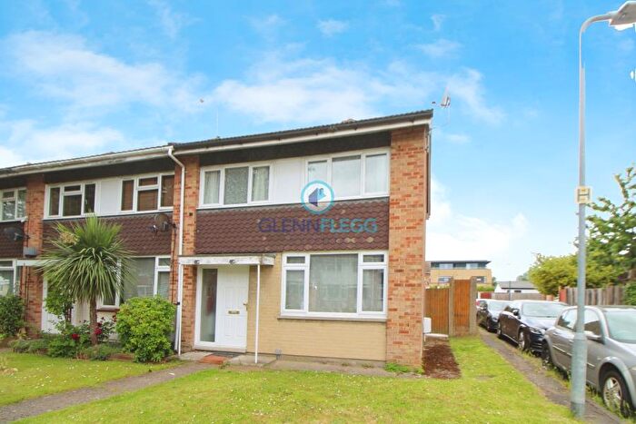 3 Bedroom End Of Terrace House To Rent In Parlaunt Road, Langley, SL3