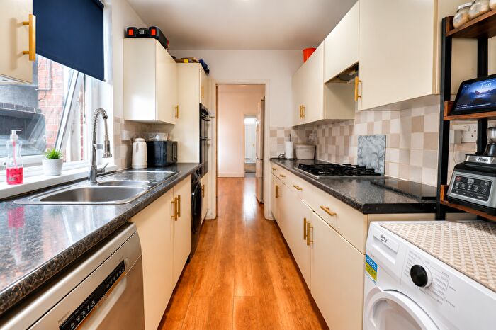 3 Bedroom Terraced House For Sale In Crescent Road, Coalville, LE67