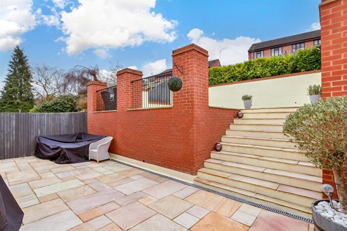 4 Bedroom Detached House For Sale In Spencer Close, Walderslade, Chatham, Kent, ME5