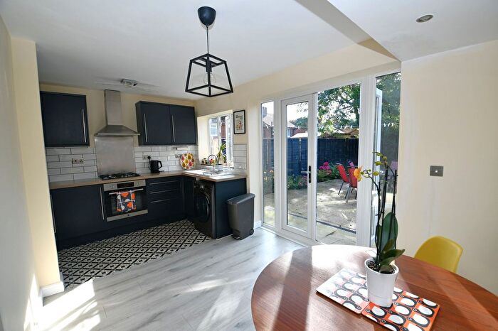 3 Bedroom Terraced House For Sale In Brentwood, Salford, M6