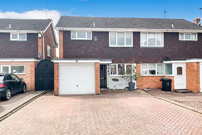 3 Bedroom Semi-Detached House To Rent In Windermere Drive, Kingswinford, DY6