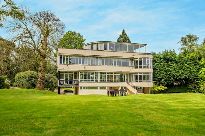 6 Bedroom Detached House For Sale In Temple Gardens, Rickmansworth, WD3