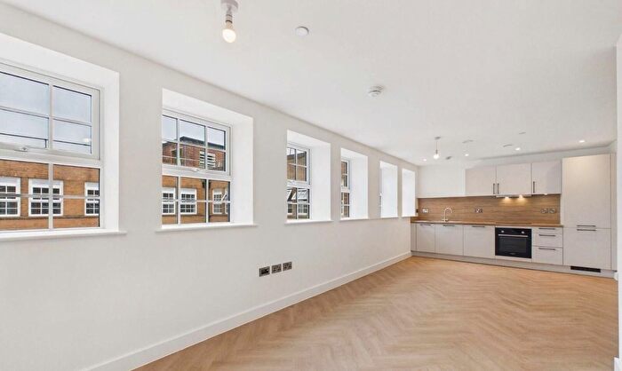 1 Bedroom Flat For Sale In Fountain Court, Birmingham, B4