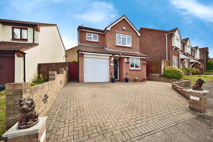 3 Bedroom Detached House For Sale In Stag Road, Walderslade, Kent, ME5