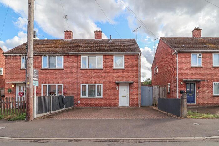 3 Bedroom Semi-Detached House For Sale In Queen Elizabeth Avenue, Gaywood, King's Lynn, Norfolk, PE30