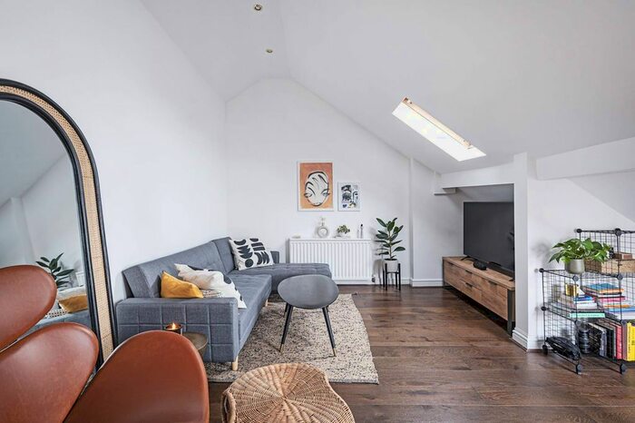 1 Bedroom Flat To Rent In Hackney Road, Bethnal Green, London, E2