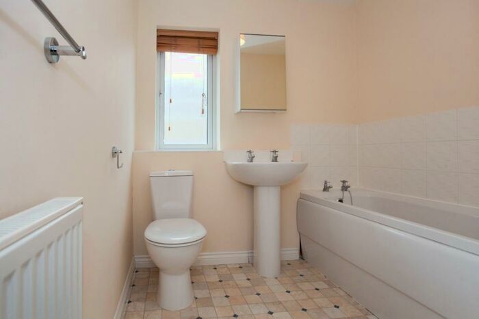 2 Bedroom Maisonette To Rent In Graham Road, CB4