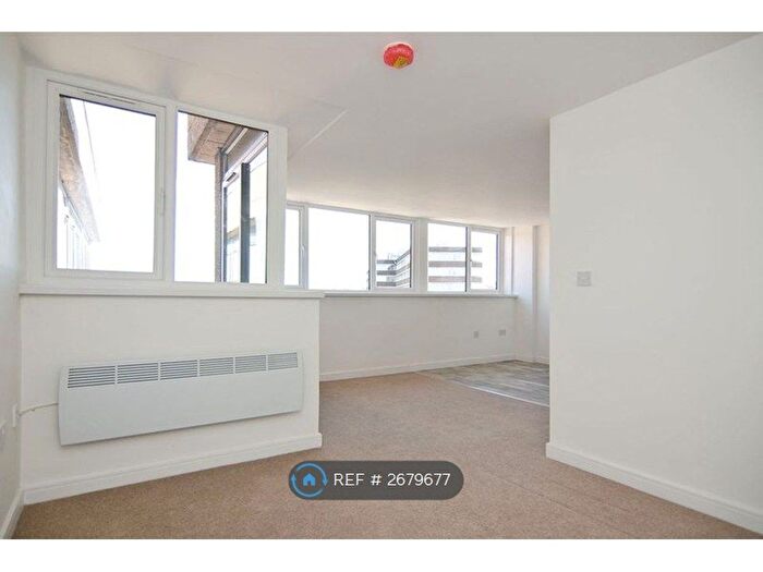 2 Bedroom Flat To Rent In Kings House, Dudley, DY2