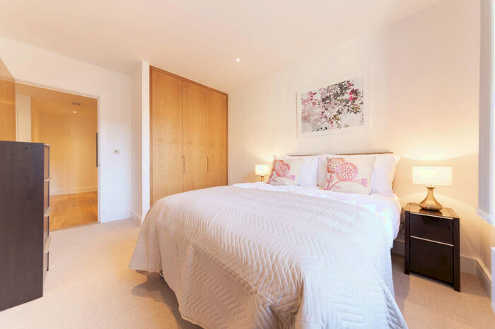 2 Bedroom Apartment To Rent In Harbourside Court, Gullivers Walk, London, SE8