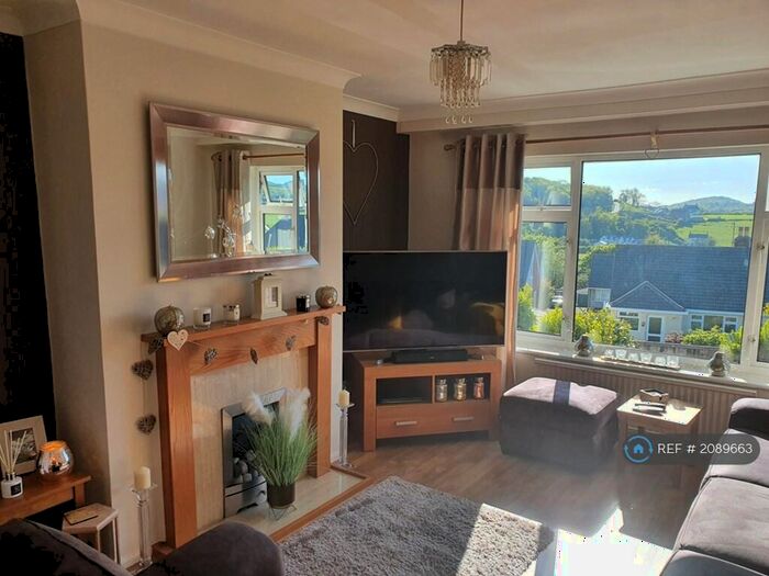 2 Bedroom Semi-Detached House To Rent In Dinerth Road, Rhos On Sea, Colwyn Bay, LL28