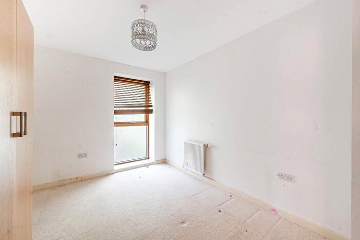 2 Bedroom Flat To Rent In Thorneycroft House, Stanmore, HA7