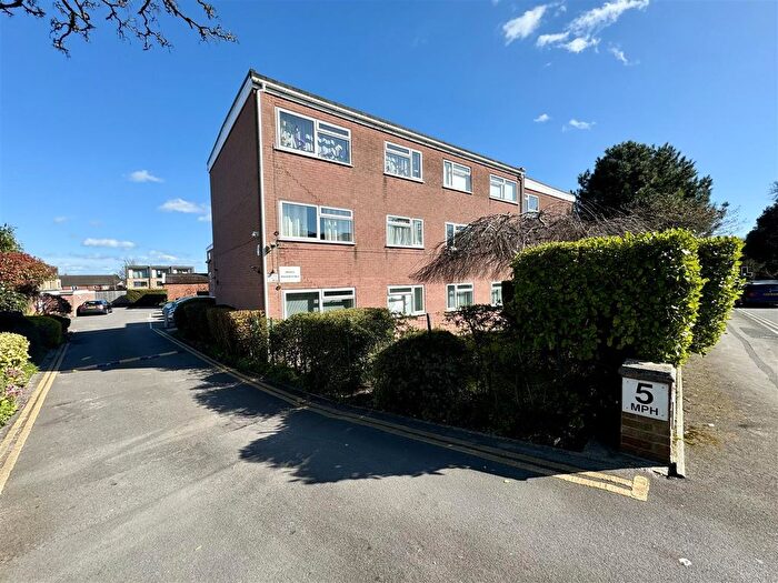 1 Bedroom Flat For Sale In Bournemouth Road, Lower Parkstone, Poole, BH14