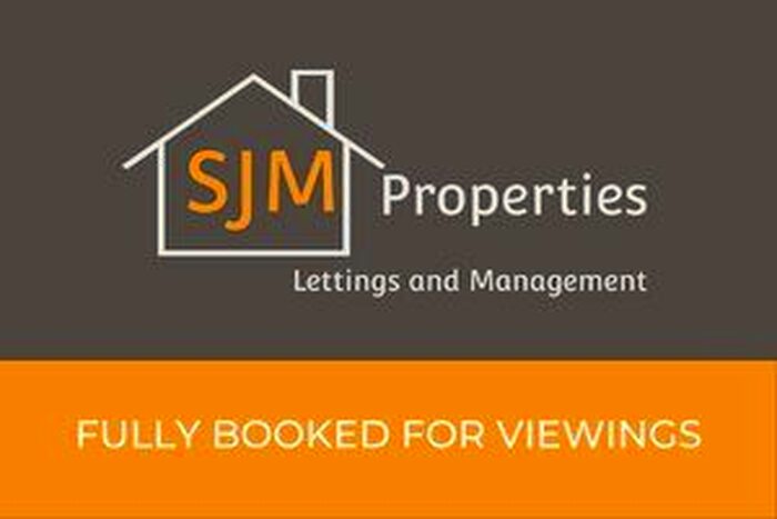 2 Bedroom Flat To Rent In Avill Crescent, Taunton, TA1