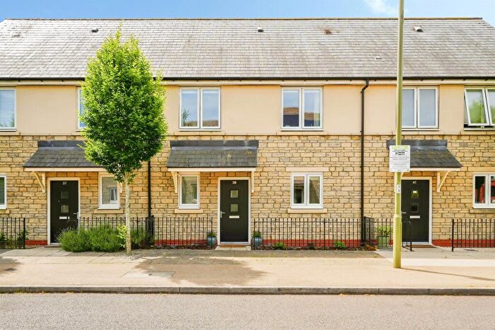3 Bedroom Terraced House For Sale In Charlotte Avenue, Bicester, OX27