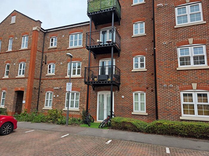 2 Bedroom Flat For Sale In Coxhill Way, Aylesbury, HP21