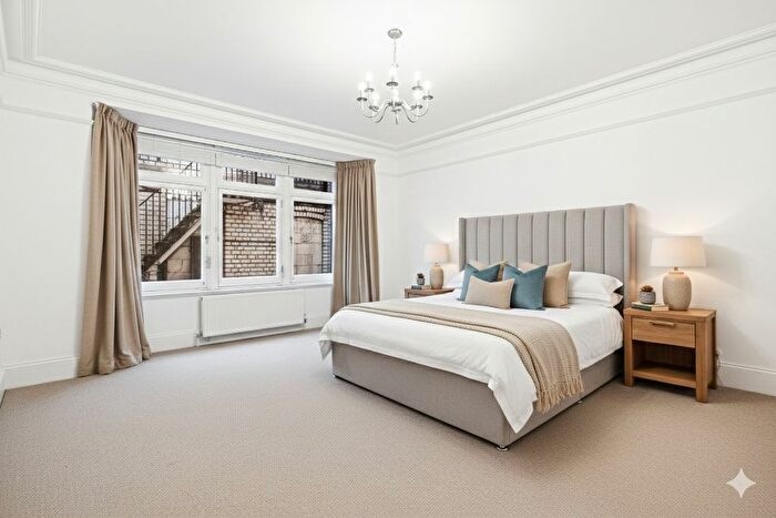 3 Bedroom Flat To Rent In Morpeth Mansions, Morpeth Terrace, SW1P