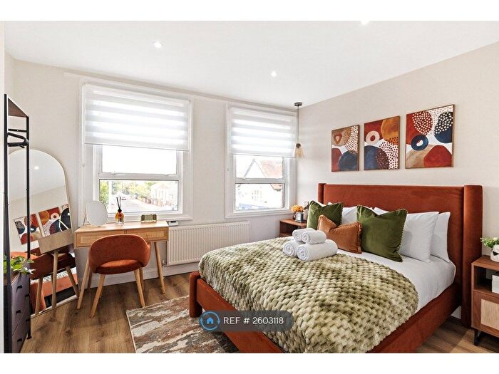 3 Bedroom Flat To Rent In High Road Leytonstone, London, E15