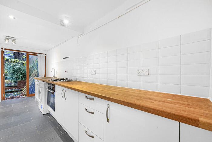 1 Bedroom Flat To Rent In Ellington Street, Islington, N7