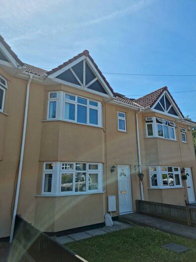 3 Bedroom House To Rent In Kenmore Crescent, Bristol, BS7