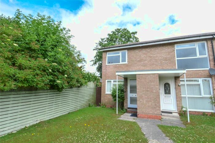 2 Bedroom Flat To Rent In Redwood Croft, Birmingham, West Midlands, B14