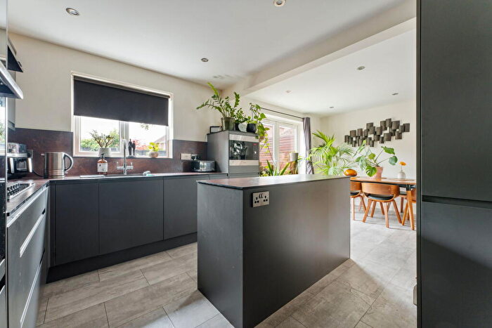 4 Bedroom Detached House For Sale In Apostle Way, Bishopdown, Salisbury, SP1