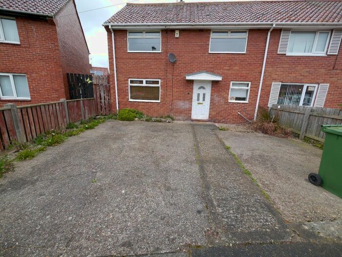 3 Bedroom Semi-Detached House To Rent In Shearwater Avenue, Newcastle Upon Tyne NE12