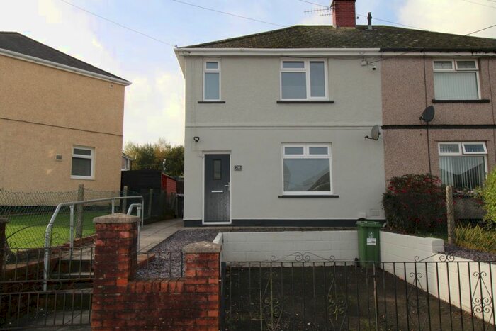 3 Bedroom Semi-Detached House To Rent In Prince Street, Pontypool, NP4