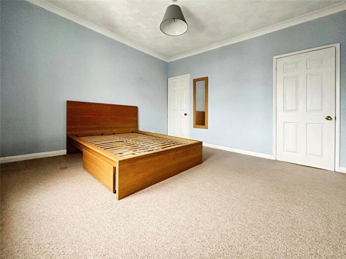 1 Bedroom Flat To Rent In Shirley Park Road, Southampton, Hampshire, SO16