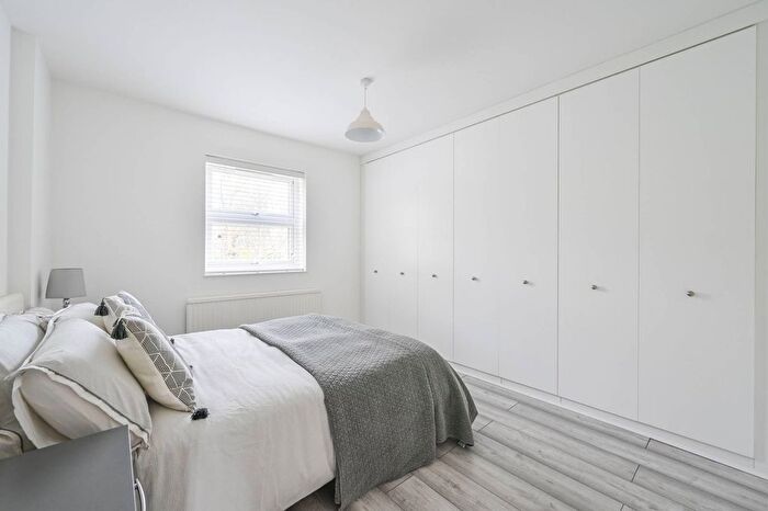 1 Bedroom Flat For Sale In John Rennie Walk, Wapping, London, E1W