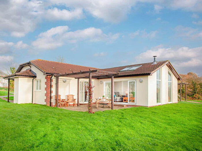 2 Bedroom Cottage For Sale In Stoneleigh Holiday Village, EX10