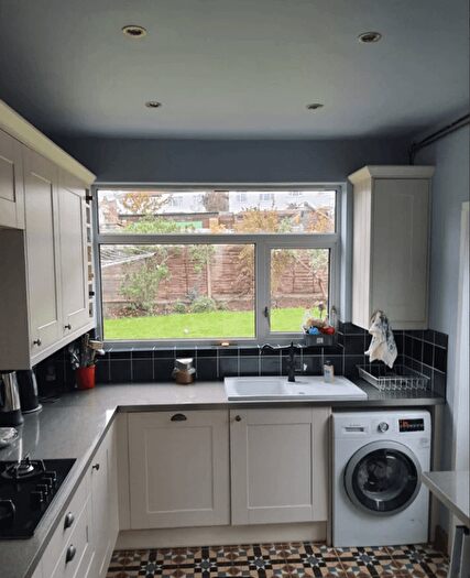 2 Bedroom Semi Detached House To Rent In Heybridge Avenue, London, SW16