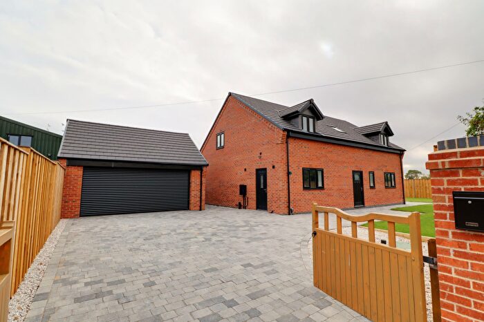 4 Bedroom Detached House For Sale In Carr Lane, Haxey, DN9
