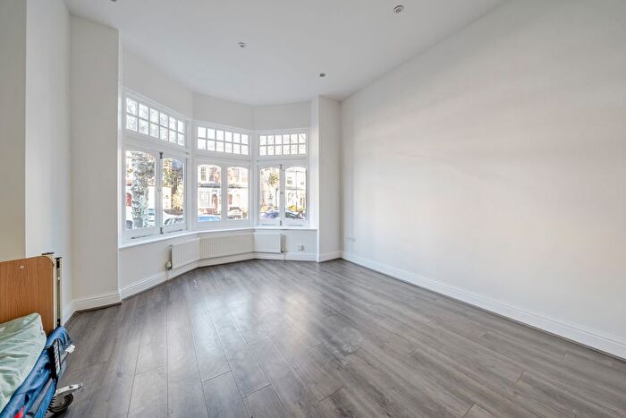 1 Bedroom Flat To Rent In Princes Avenue, London, N10