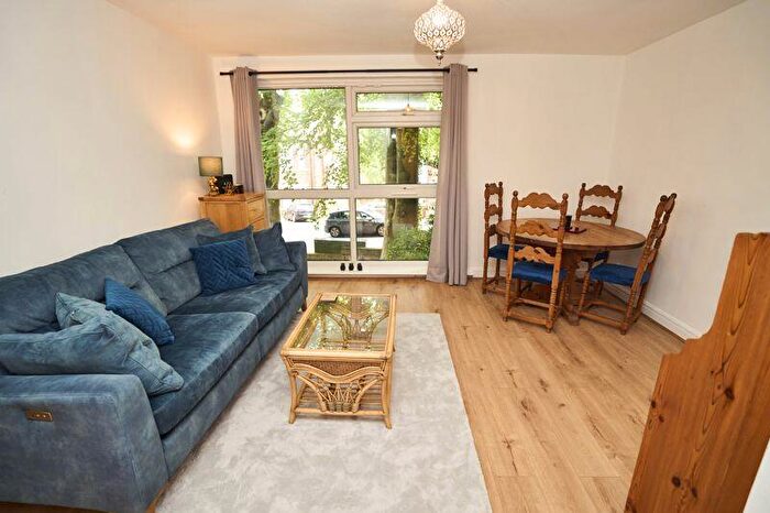 2 Bedroom Flat To Rent In St. Anns Road, Manchester, M25