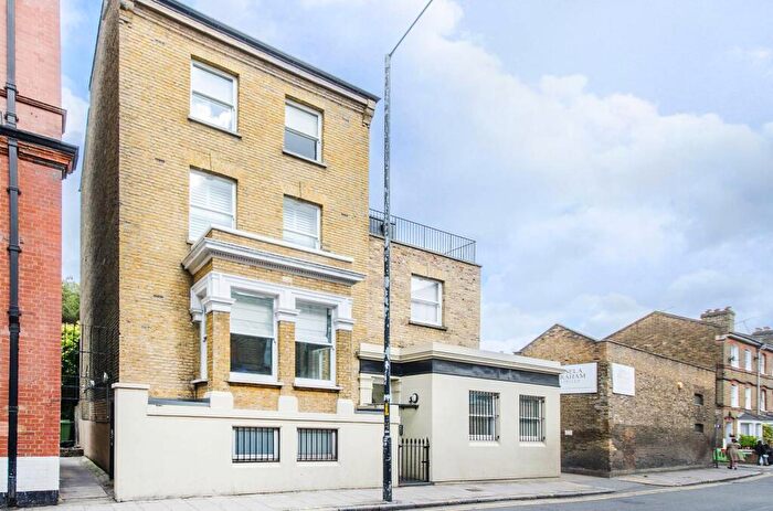 1 Bedroom Flat To Rent In Browning Street, Elephant And Castle, London, SE17