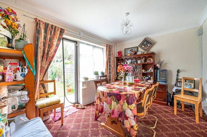 4 Bedroom End Of Terrace House For Sale In Gurney Close, Stratford, London, E15