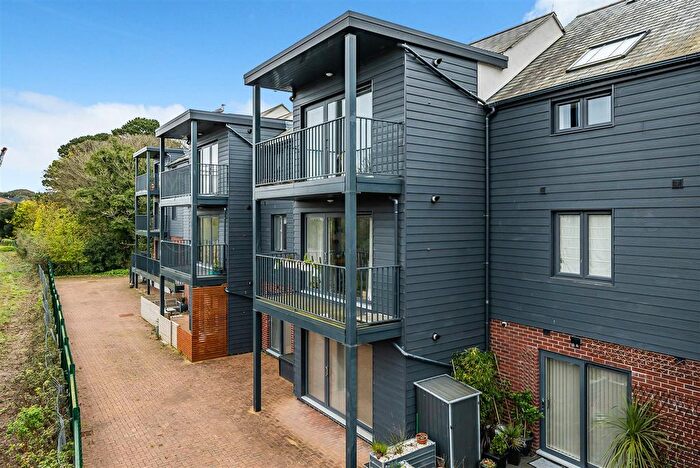 2 Bedroom Flat For Sale In Melvill Road, Falmouth, TR11