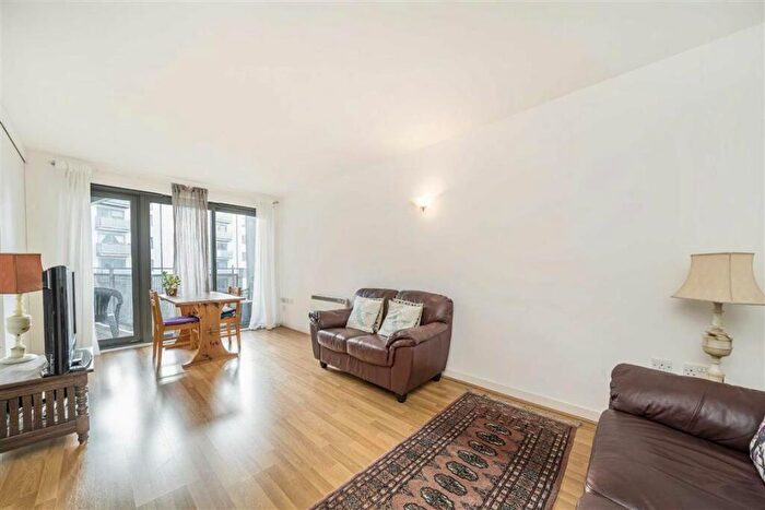 2 Bedroom Flat For Sale In Deals Gateway, Greenwich, SE13