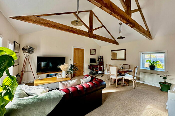 2 Bedroom Apartment For Sale In The Stables, Raywell, Cottingham, HU16