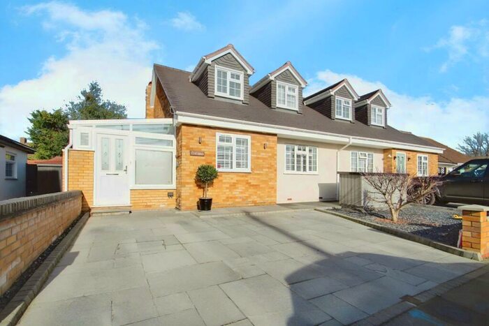 3 Bedroom Semi-Detached Bungalow To Rent In Cecil Road, Iver, SL0