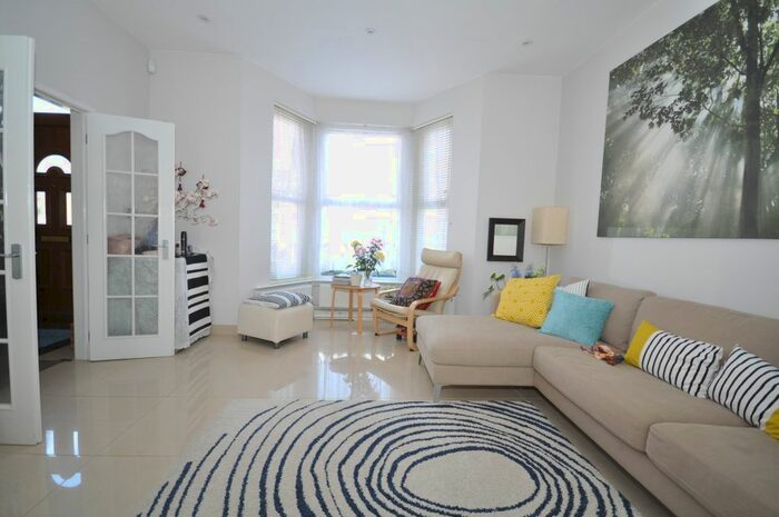 3 Bedroom Terraced House To Rent In Kinfauns Road, Ilford, IG3