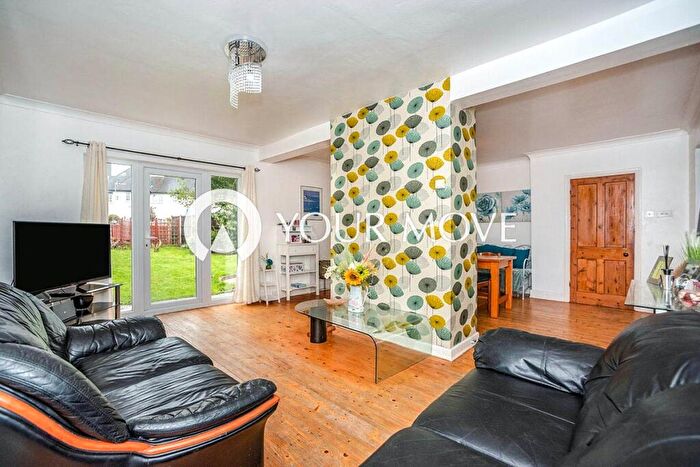 3 Bedroom Semi-Detached House To Rent In Admiral Seymour Road, London, SE9