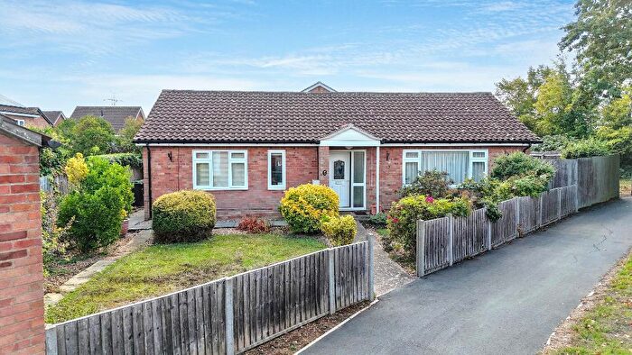 3 Bedroom Detached Bungalow For Sale In Connaught Way, Bedford, MK41