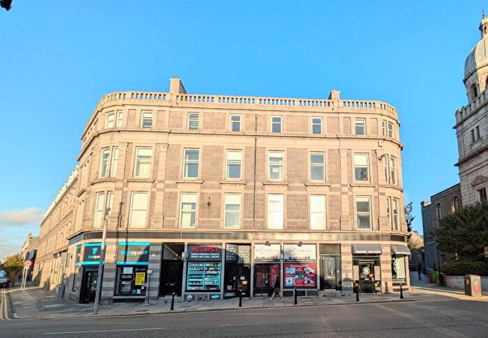 3 Bedroom Flat To Rent In Holburn Street, Aberdeen, AB10