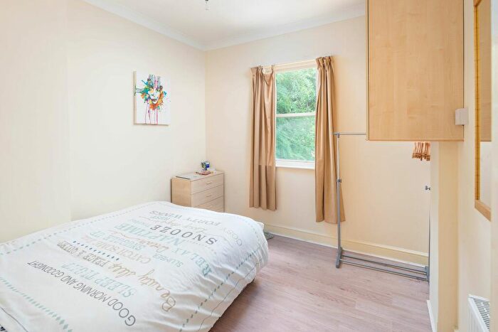 2 Bedroom Apartment To Rent In Finborough Road, London, SW10