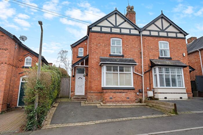 3 Bedroom Semi Detached House For Sale In Highfield Road, Bromsgrove, B61
